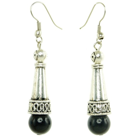 Boucles D'oreilles Pendantes Ethniques - Goutte Cône Argenté Avec Perle Verte, Alliage, Neuf Sans Emballage