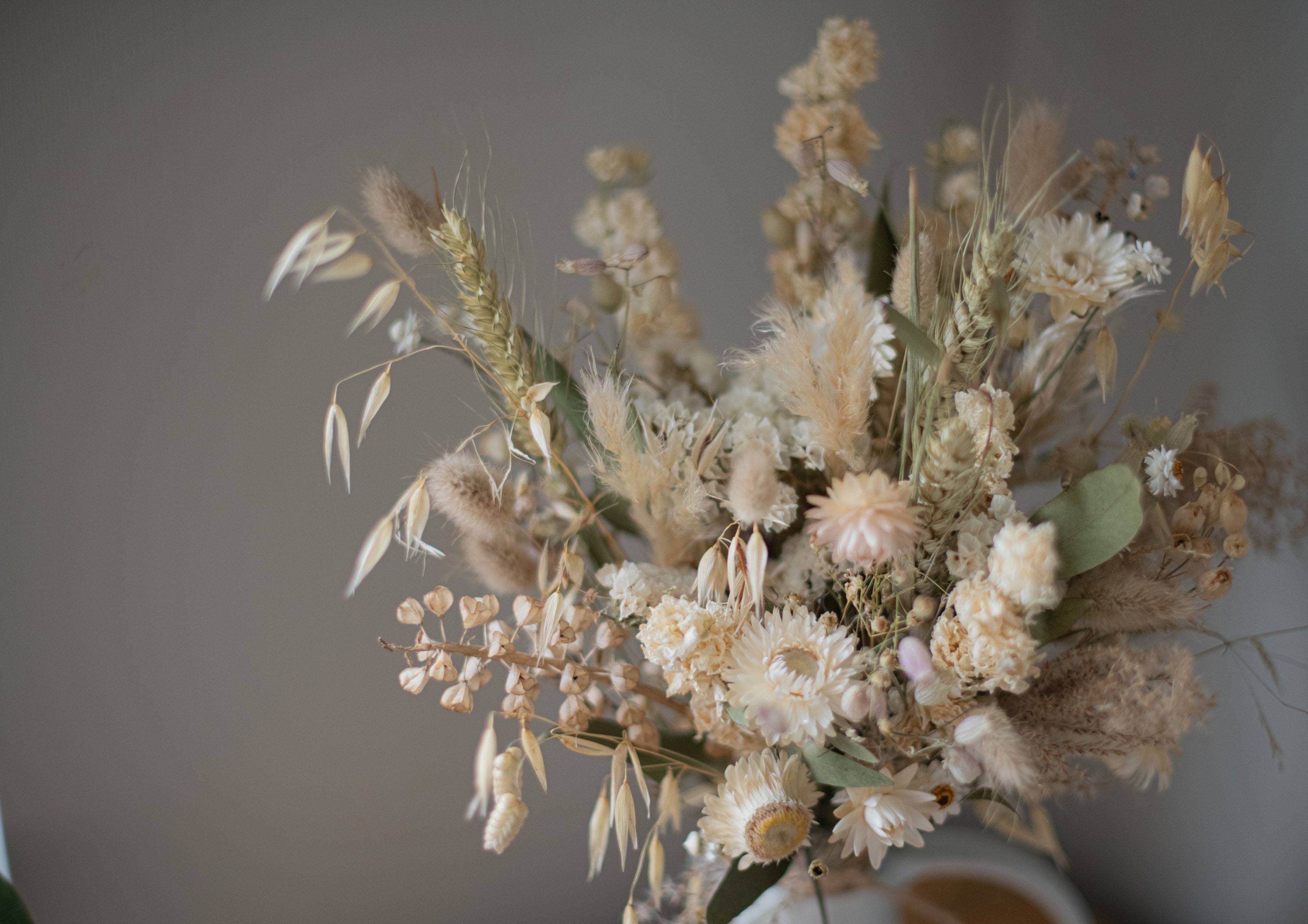 Neutral / white dried flower bouquet. British grown naturally dried
