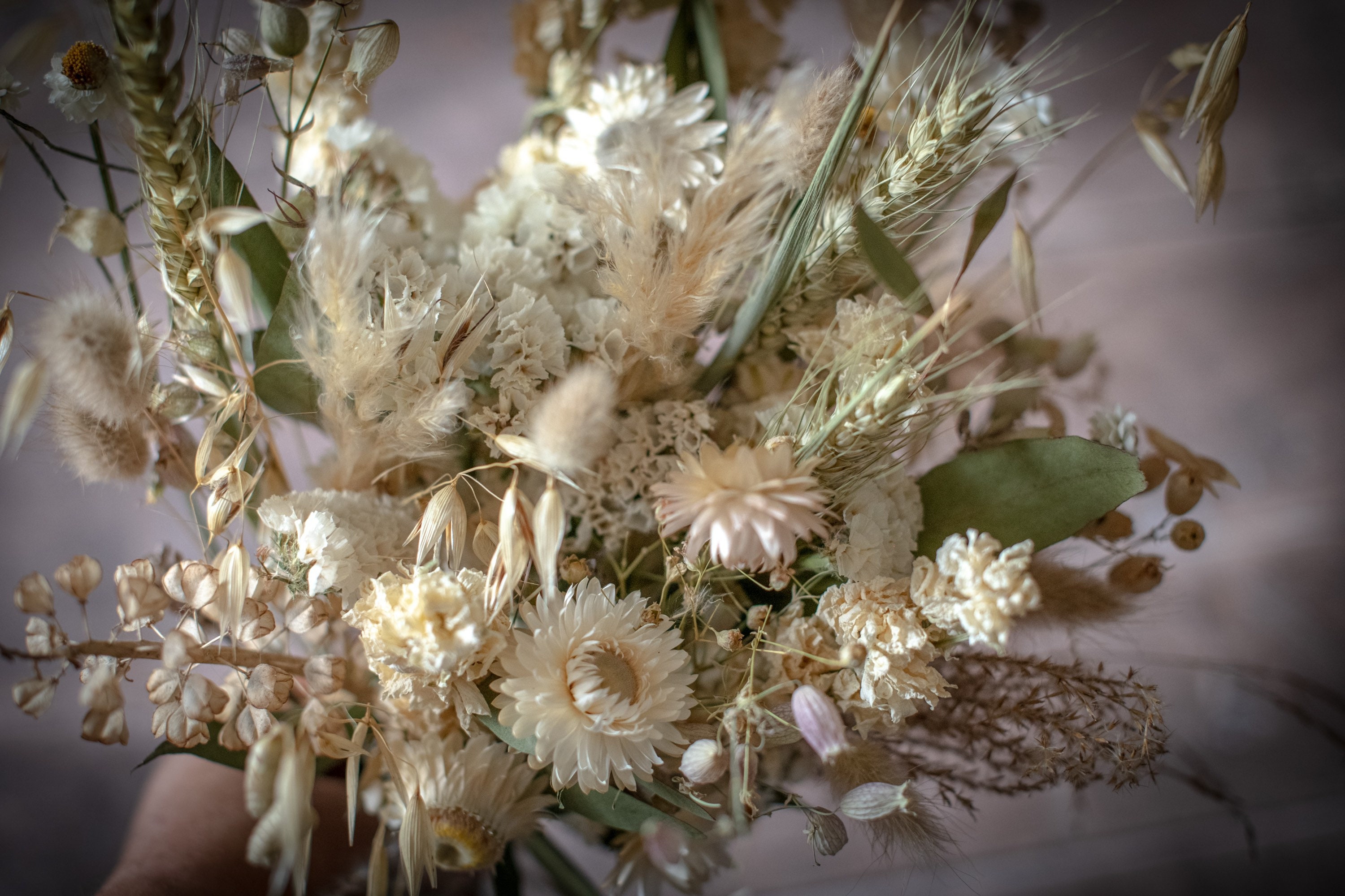 Neutral / white dried flower bouquet. British grown naturally dried