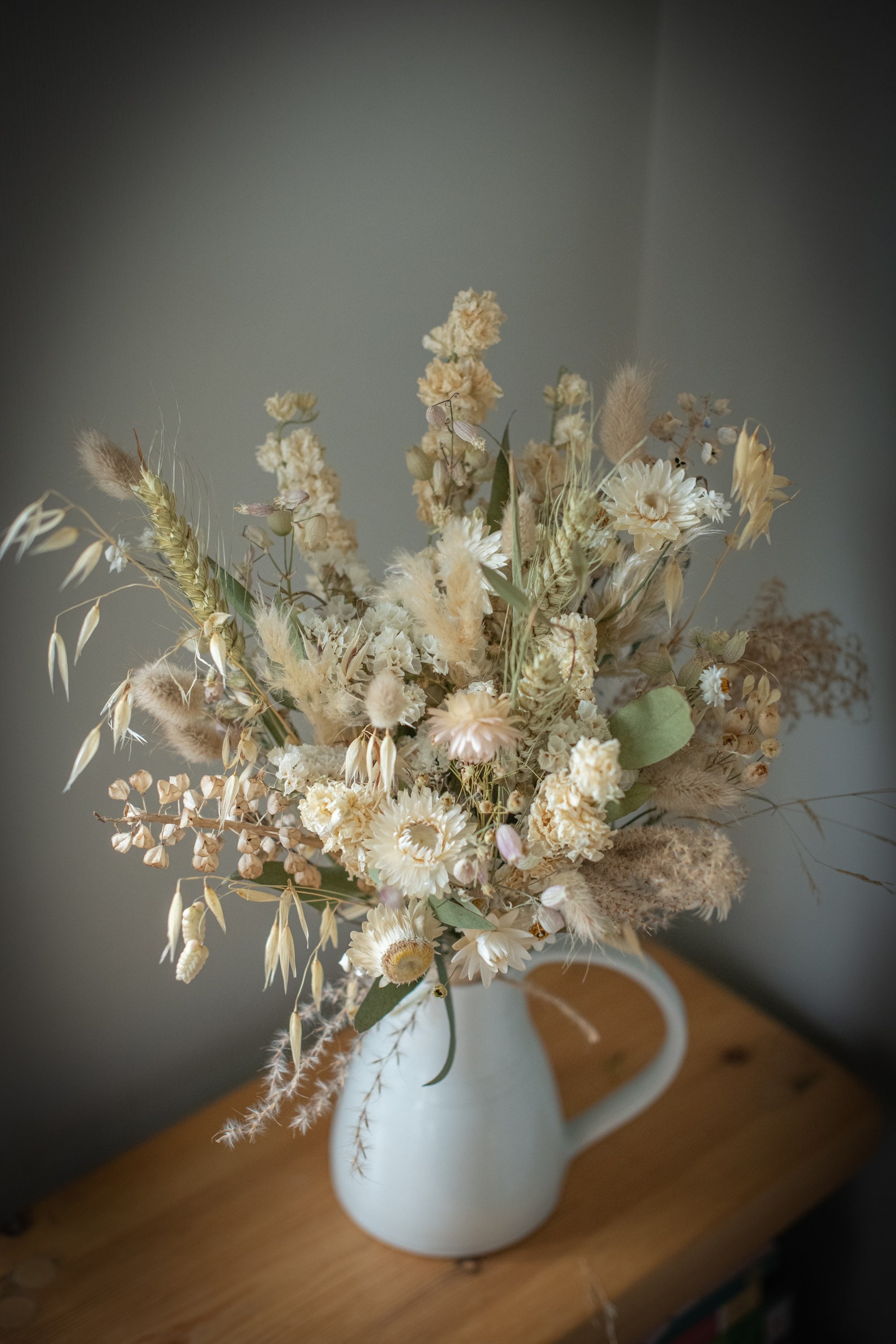 Neutral / white dried flower bouquet. British grown naturally dried