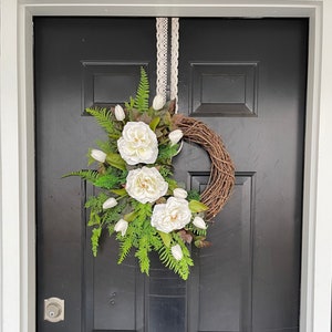 Spring Wreath, Summer Wreath, Everyday Wreath, Wreath Front Door,  Spring Wreath for Front Door, White Roses Wreath, White Tulips Wreath