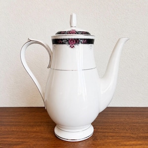 Noritake Etienne Coffee Pot – Ivory Fine China Floral Platinum Trim