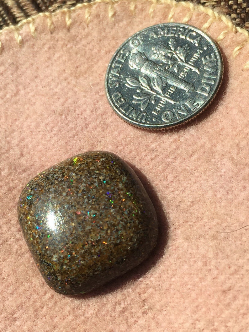 Andamooka opal cabochon