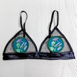 Nicht binärer Alien Bralette Alien Rave Festival BH UFO Mesh Pride Parade Outfit Festival Kleidung Brennender Mann queer transgender Fischnetz-Oberteil