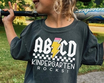 Kindergarten Shirts for Boys Comfort Colors Cute Hello Kindergarten Back to School Shirt for Boys First Day of School T-Shirt for Kids