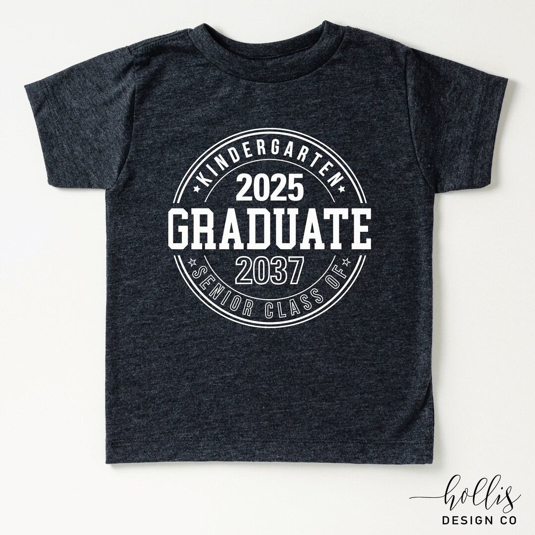 INSCRIRE／BACK CIRCLE TEE／2025SS Kindergarten Graduation 2025 Shirt Class of 2025 Senior