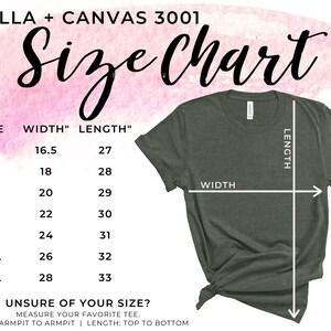 Op de afbeelding: Een maattabel voor Bella + Canvas 3001 T-shirts, met de afmetingen in inches voor breedte en lengte. De tabel omvat de maten XS tot en met 3XL. Een groen T-shirt is afgebeeld met de aangegeven afmetingen.