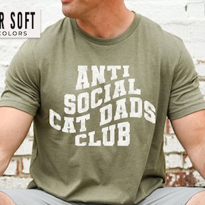 Cat Dad Shirt for Fathers Day Gift Cat Dad Tshirt Cat Lover Shirts for Men New Cat Dad Gift for Birthday Gift Fathers Day Leveled Up To Cat