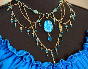 Lady of the Sea-ketting blauwe chalcedoon en howlietkristal, zeemeerminvibes voor liefhebbers van zee
