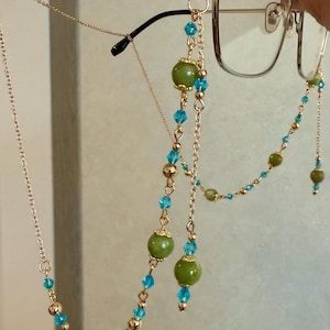 Summer Fields Crystal Chain, Vibrant Beaded Eyeglass Holder, Great Gift for Summer Celebrations and Everyday Use
