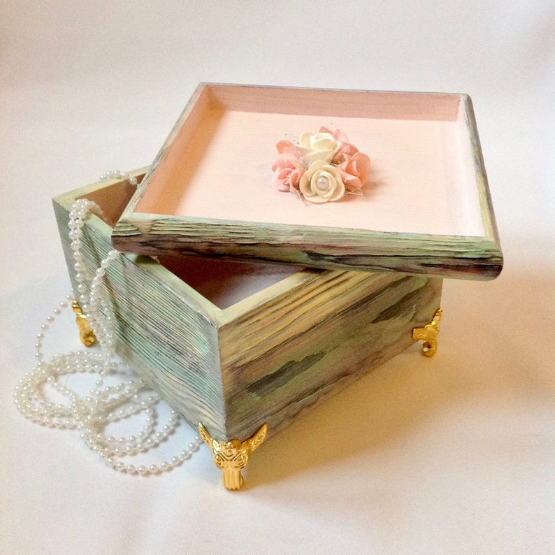 Wooden chest Treasure chest Wedding keepsake box Wedding money box Wooden flower box with lid Large jewelry box Wooden trunk Floral box