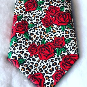 Luipaard en Rozen Bandana