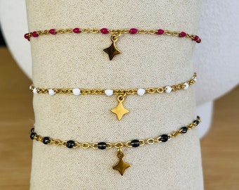 Thin minimalist bracelet in gold stainless steel with small star