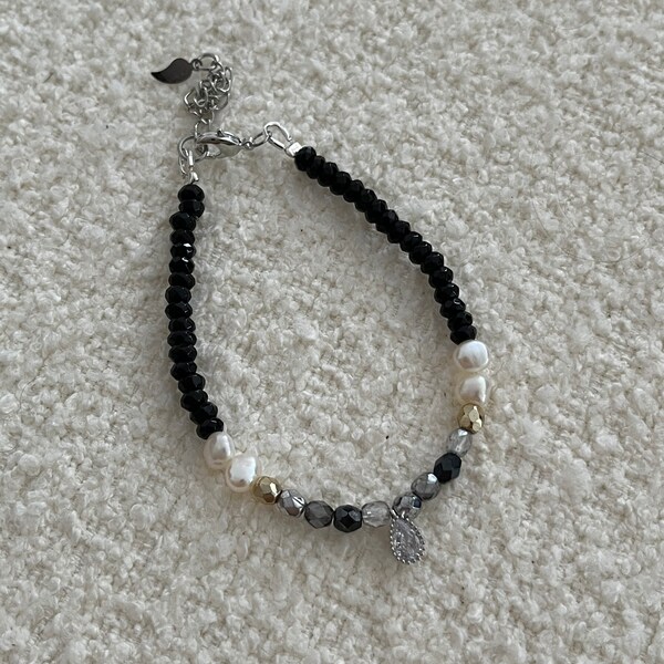 Bracelet perles de jade noir, perles d’eau douce, goutte zirconium