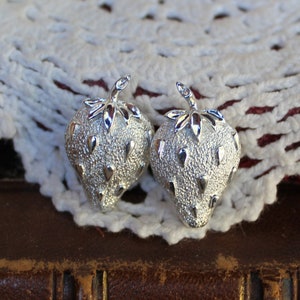 Silvery Strawberry, VINTG Silver Tone Fruit Clip On Earrings, Food Earrings, Silver Fashion Statement Earrings, Fruit Jewelry Gift, Earrings
