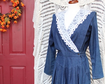 Ladies 80's Lace / Denim Wrap Style Look Western Dress / Mid Length Prairie Style Plited Long Sleeve Ankle Length Cotton Dress - Talla 9/10