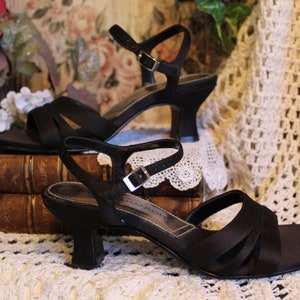 Casual brass buckle low heel sandals vintage back zipper sandals online