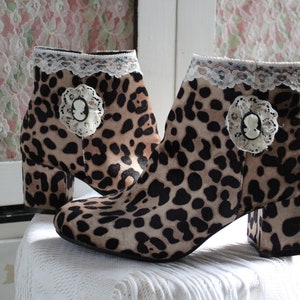 Ladies Fancy Victorian Leopard Print Textile Chunky Heeled Lacey Refashioned Ankle Boot - Size 6 1/2