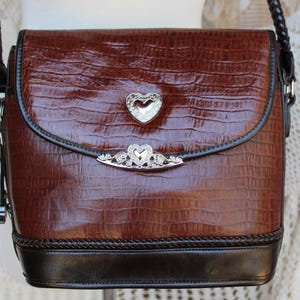 Portemonnee in Brighton-stijl/VINTG krokodillenlook kunstleer zilverkleurige harten tweekleurige bruine crossbody western portemonnee tas/cowgirl western cadeau voor haar