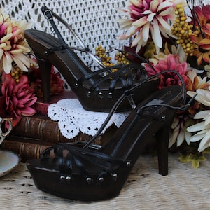 Damen 90er Holz Look Riemchen Plateau Sandale Heels / Hohe Plattform Offene Zehen Absätze / 70er Look Disco High Heels - Größe 25
