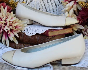 Ladies Creamy Off White Leather Low Heel pumps, VINTG Classy, Pointed Toe, Low Heels by Trotter's Professional Leather Footwear Office Shoes