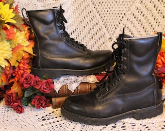 Schwarze Leder Arbeitsstiefel/Unisex VNTG Rocky Boots/90er Jahre Grunge Streetwear Camping Wandern Wanderer Militäreinsatz Stiefel Geschenk/VNTG Arbeitsstiefel Geschenk