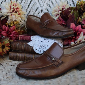 Zapatos de vestir Nunn Bush para hombres / Zapatos deslizantes de cuero marrón de calidad de los años 80 / Zapatos de oficina con clase de botas de latón Tamaño 9 1/2 m imagen 10