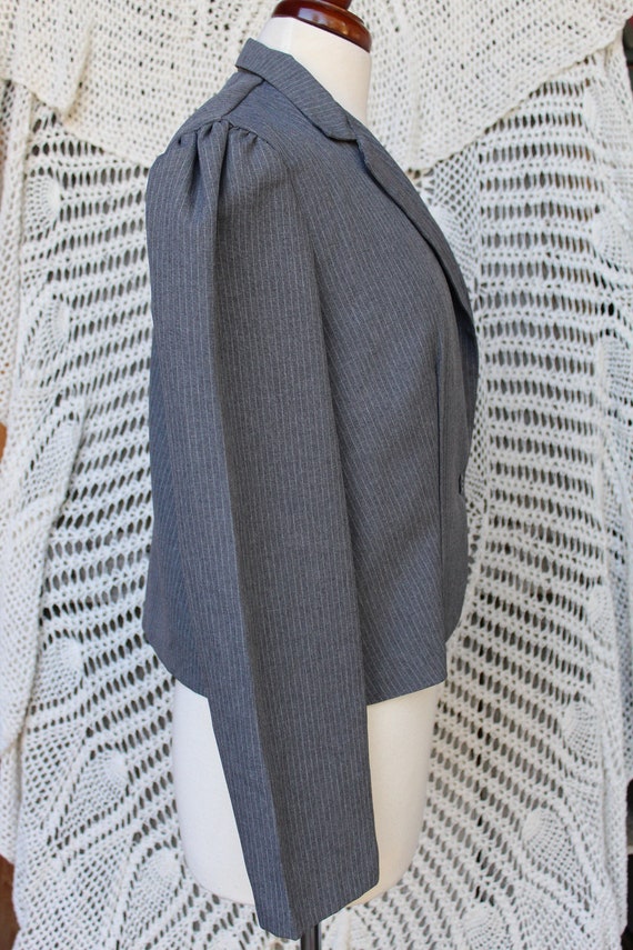 Ladies Gray Pinstripe Dressy Jacket/80s Puffed Sl… - image 6