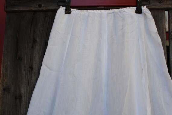 Ladies 50's Handmade Long White Cotton Bridal / C… - image 8