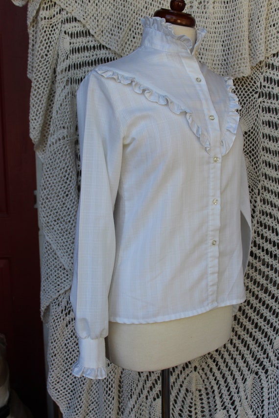 Ladies 80's Victorian White Ruffled Blouse, VINTG… - image 7