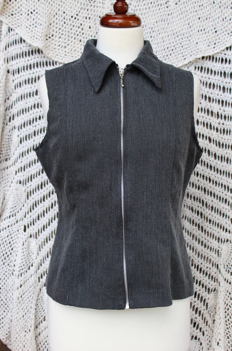 Ladies Fitted Charcoal Gray Zippered Vest / Dressy Secretaries Vest / 80's Academia / Preppy Vest Size Large image 3