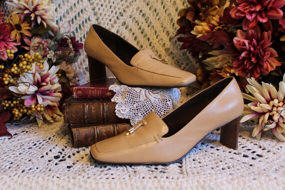 Ladies Professional Heels, Loafers / Classy Camel… - image 5