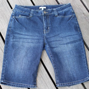 Ladies Dark Blue Long Denim Shorts / Biker Length Jean Shorts / Streetwear Jean Shorts / Capri Shorts / Vintage Stretchy Jean Shorts Size 8