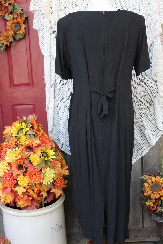 Ladies Elegant Black Rayon Vintage Dress / Rounde… - image 8