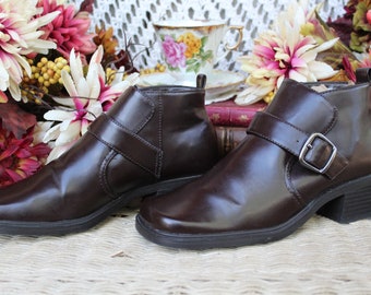 Damas 90's, Y2k Beattles Estilo Marrón Vegano Cuadrado Puntera Bloque Talón Heplegado En Botine Bajo - Talla 7