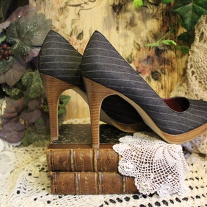 Ladies Steve Madden Sophisticated Pin Striped Stiletto Pumps- Size 8 1/2 M