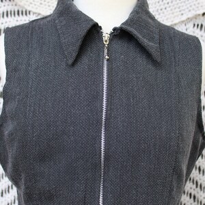 Ladies Fitted Charcoal Gray Zippered Vest / Dressy Secretaries Vest / 80's Academia / Preppy Vest Size Large image 2