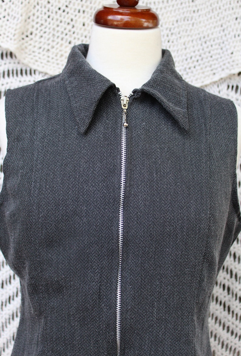 Ladies Fitted Charcoal Gray Zippered Vest / Dressy Secretaries Vest / 80's Academia / Preppy Vest Size Large image 2