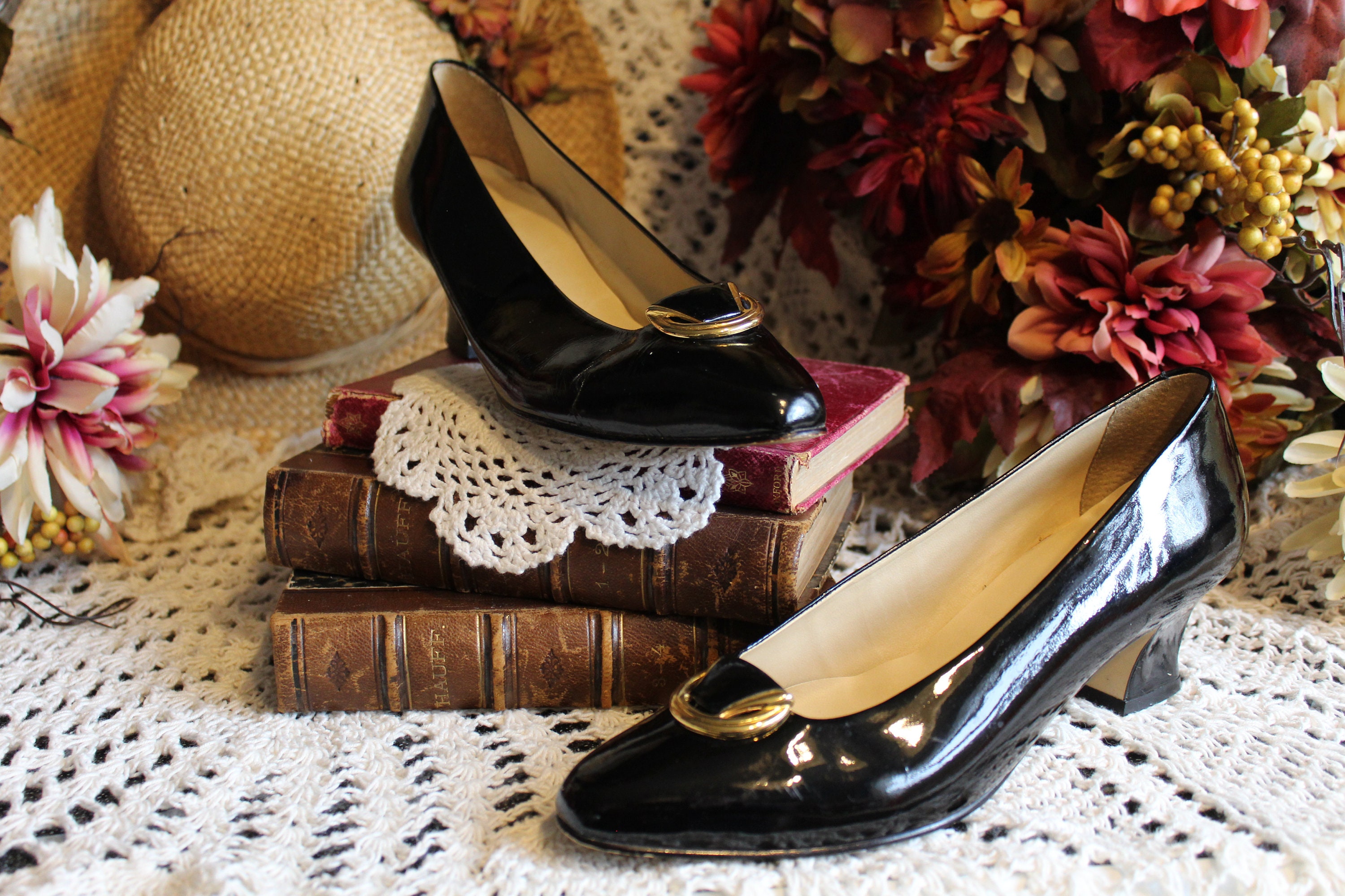 Ladies Black Patent Leather Pumps, Heels / Classy, Dressy