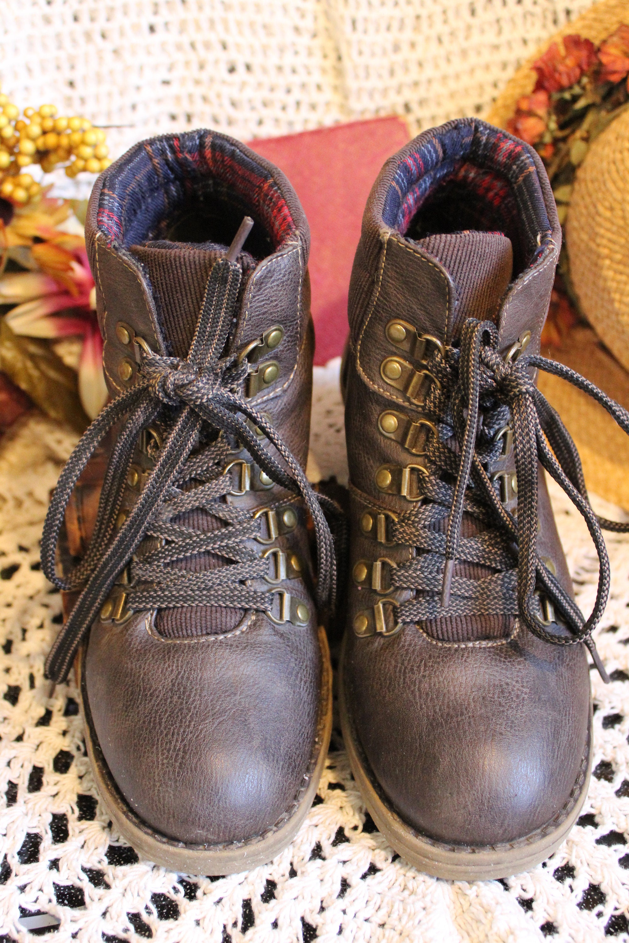 Ladies 90 s Brown Lace up Ankle Hiking Boots Outdoor Boots