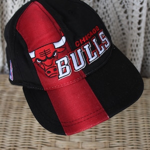 Collector Vintage Chicago Bulls Draft Day Official NBA Red / Black Adjustable Snap Back Basketball Hat / Cap