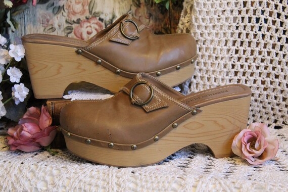 stylish clogs