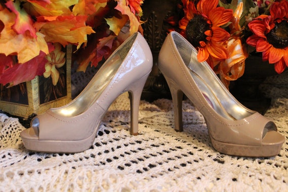 Ladies 90's Light Beige Vegan Peep Toe Platform S… - image 4