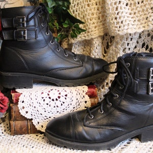 Men&#39;s Y2K Vegan Black Lace Up, Side Zipper, Buckled Military/Combat/Grunge Style Ankle Boot - Size 5