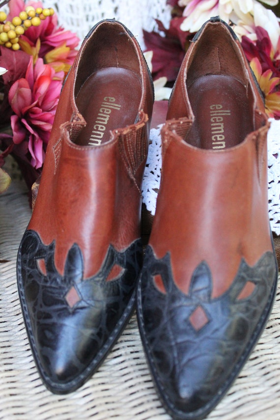 Ladies Leather Reddish Brown / Black Low Cut Ankl… - image 5