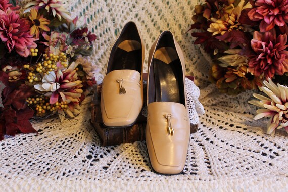 Ladies Professional Heels, Loafers / Classy Camel… - image 4