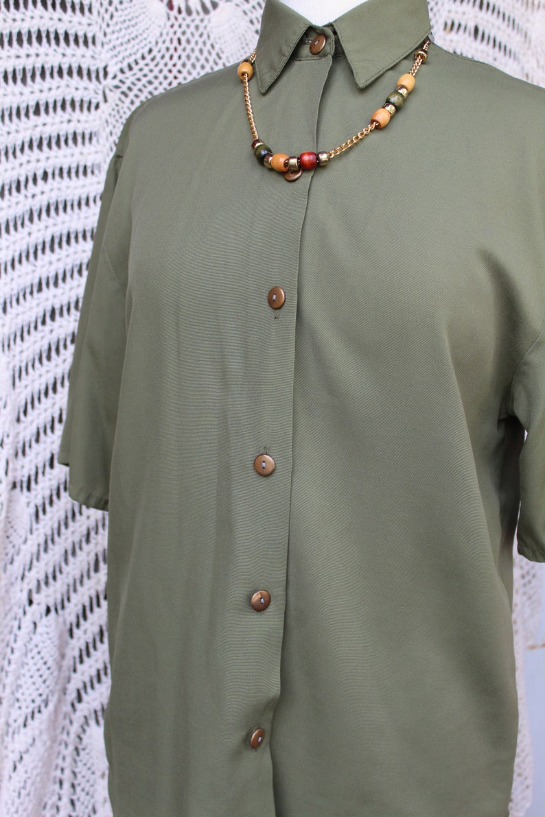 Ladies Summery Avocado Green Short Sleeve Button Front with Detachable Necklace Vintage Blouse Size Small