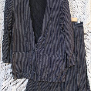 VINTG Black White 2 PC Suit 80s, 90s Ladies Rayon Pinstripe Blazer Jacket, Skirt, Professional, Career, Office, Secretary Academia Size 8/10