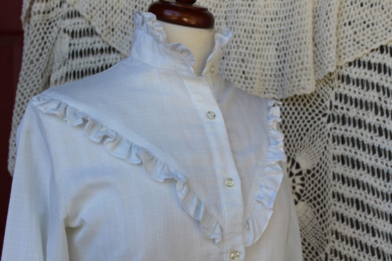 Ladies 80's Victorian White Ruffled Blouse, VINTG… - image 8