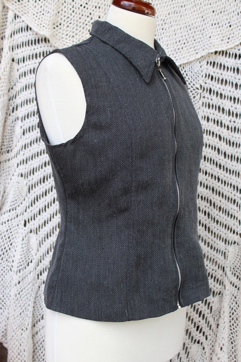 Ladies Fitted Charcoal Gray Zippered Vest / Dressy Secretaries Vest / 80's Academia / Preppy Vest Size Large image 5